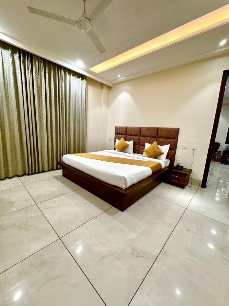 Hotel Prism Grand Zirakpur Exterior foto